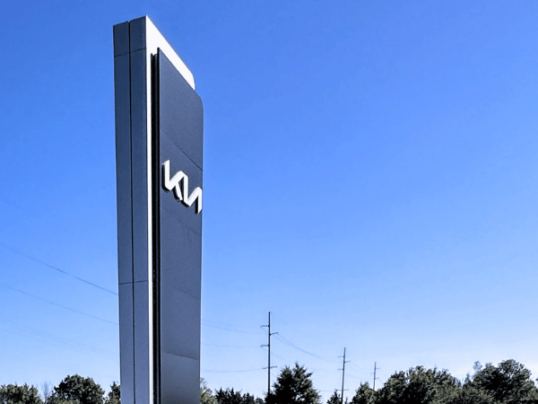 Exterior of Crain Kia of Sherwood