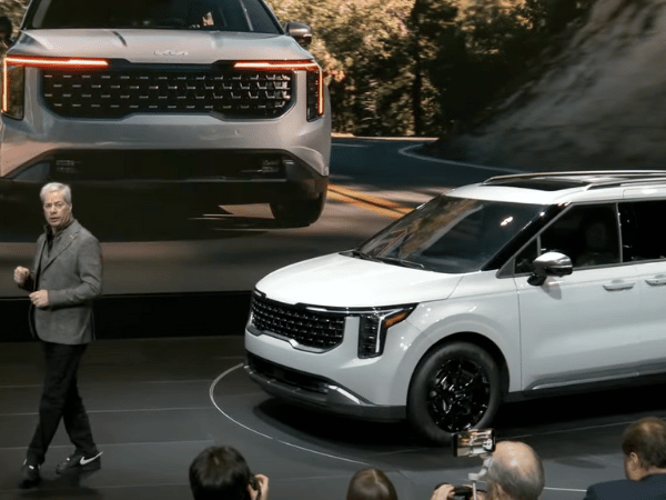 2025 Kia Carnival Refresh