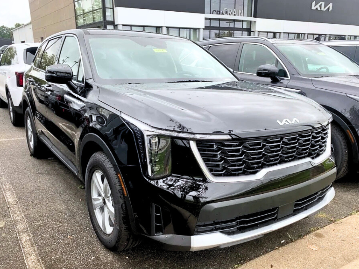 Photo of Black 2026 Kia Sorento at Crain Kia of Sherwood