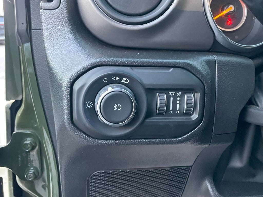 2022 Jeep Wrangler - WILLYS SPORT / APPLE CARPLAY