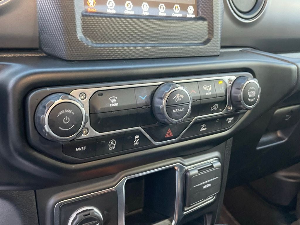 2022 Jeep Wrangler - WILLYS SPORT / APPLE CARPLAY