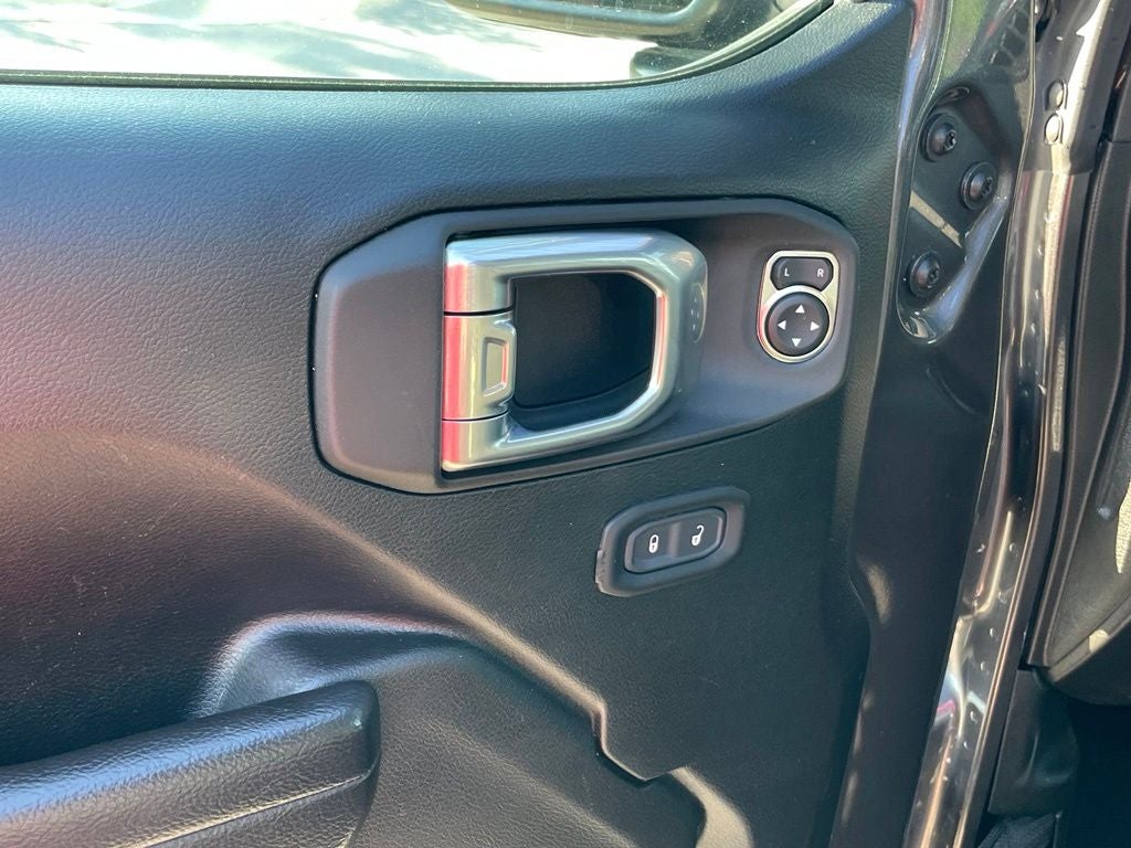 2023 Jeep Wrangler Rubicon - APPLE CARPLAY / NAVIGATION