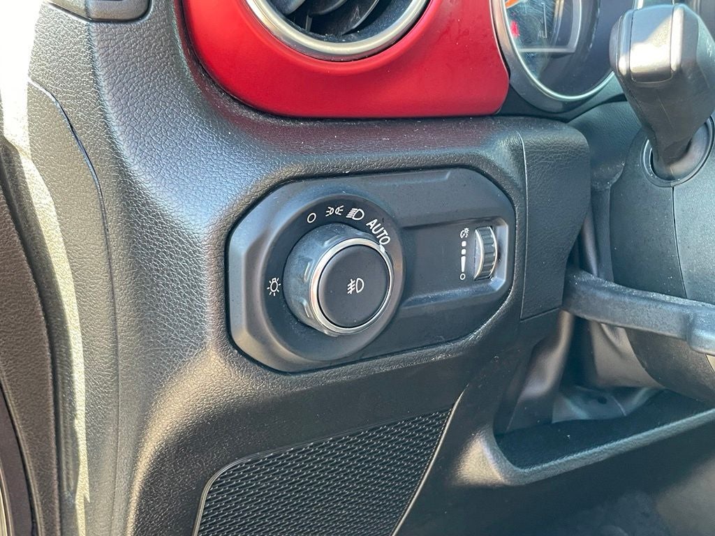 2023 Jeep Wrangler Rubicon - APPLE CARPLAY / NAVIGATION
