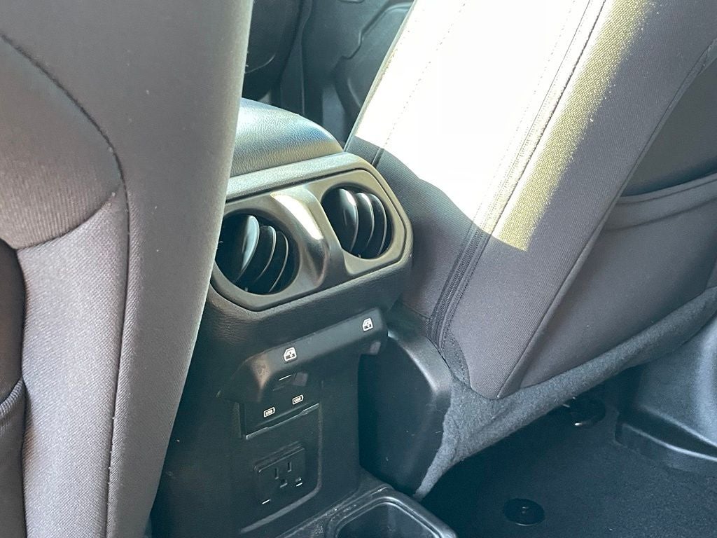 2023 Jeep Wrangler Rubicon - APPLE CARPLAY / NAVIGATION