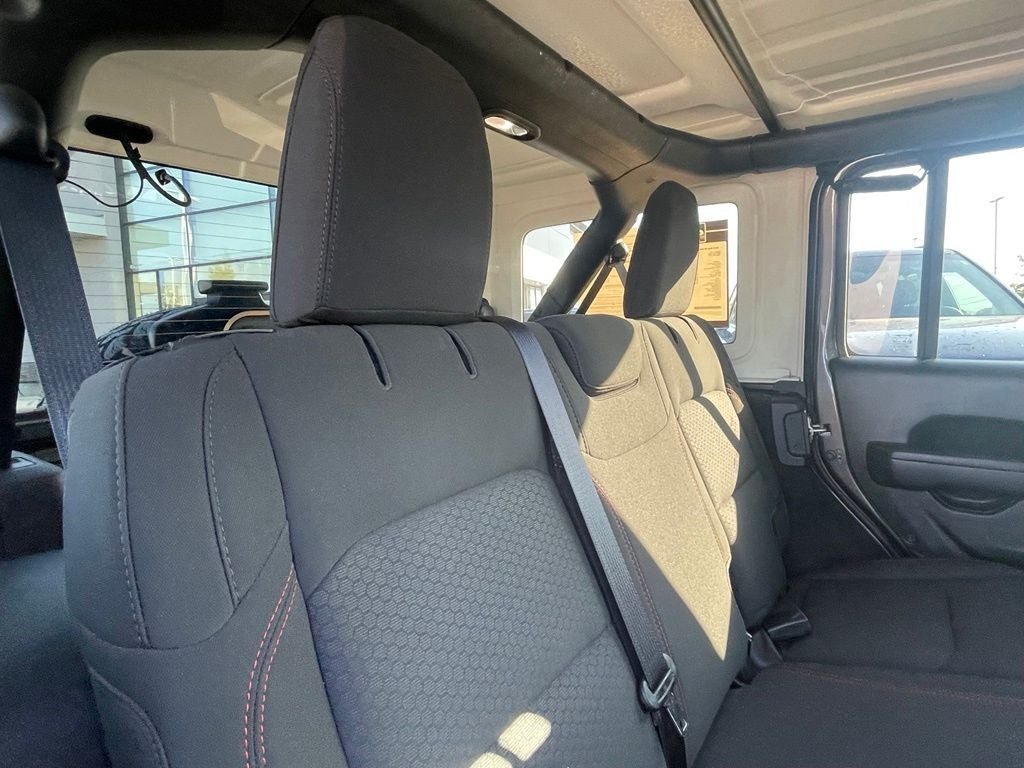 2023 Jeep Wrangler Rubicon - APPLE CARPLAY / NAVIGATION