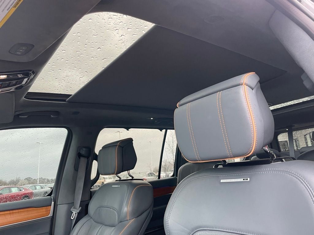 2022 Jeep Grand Wagoneer Series II - PANORAMIC SUNROOF / VENTILATED SEATS