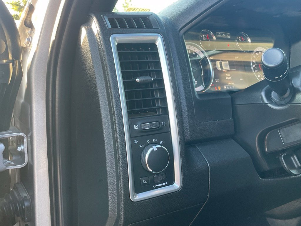 2022 RAM 1500 Classic Warlock - REMOTE START / APPLE CARPLAY