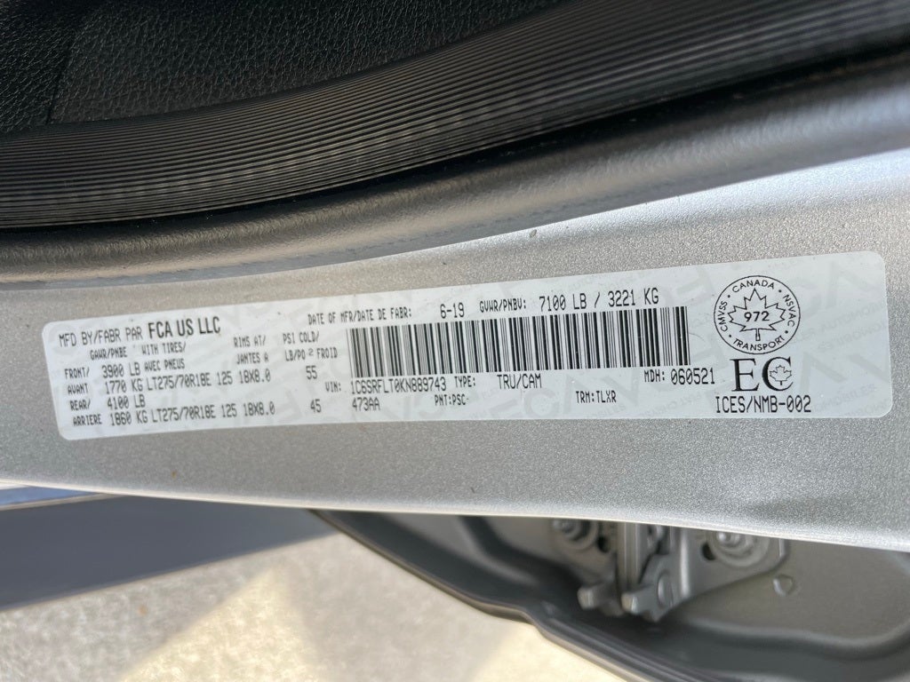 2019 RAM 1500 Rebel - RED INTERIOR ACCENTS / LEATHER BUCKET SEATS