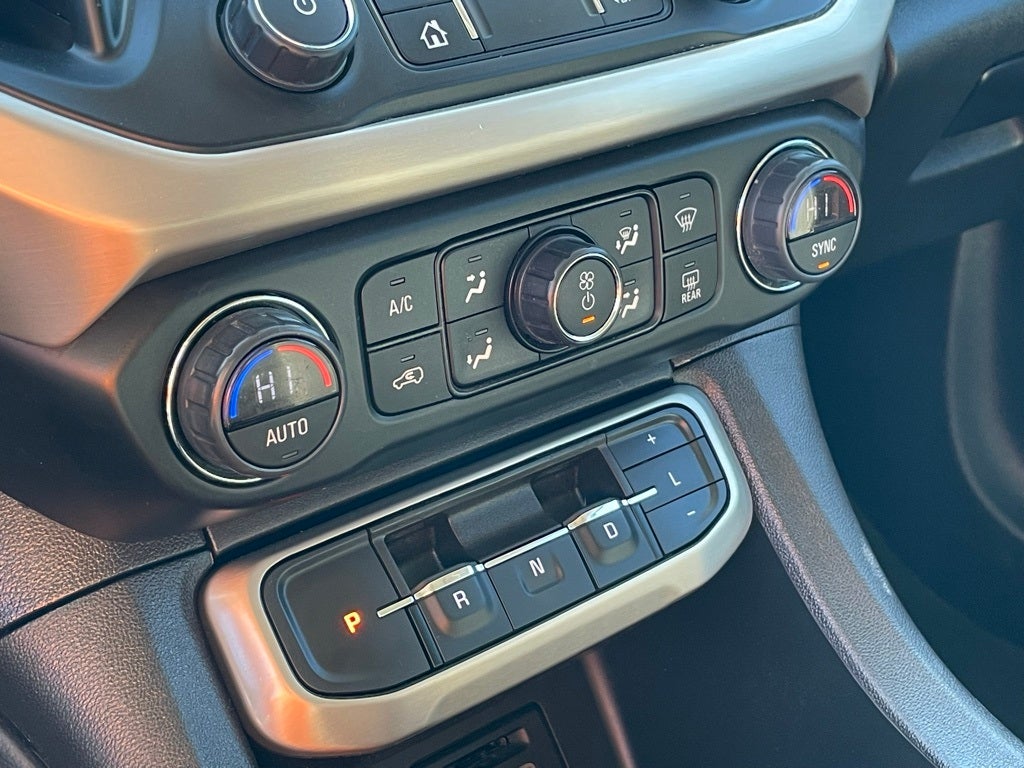 2023 GMC Acadia Denali - VENTILATED SEATS / AUTO HIGH BEAMS