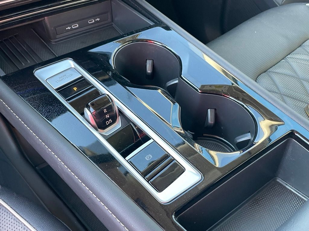 2025 Volkswagen Atlas 2.0T SEL Premium R-Line - PANORAMIC MOONROOF / VIENNA LEATHER SEATING