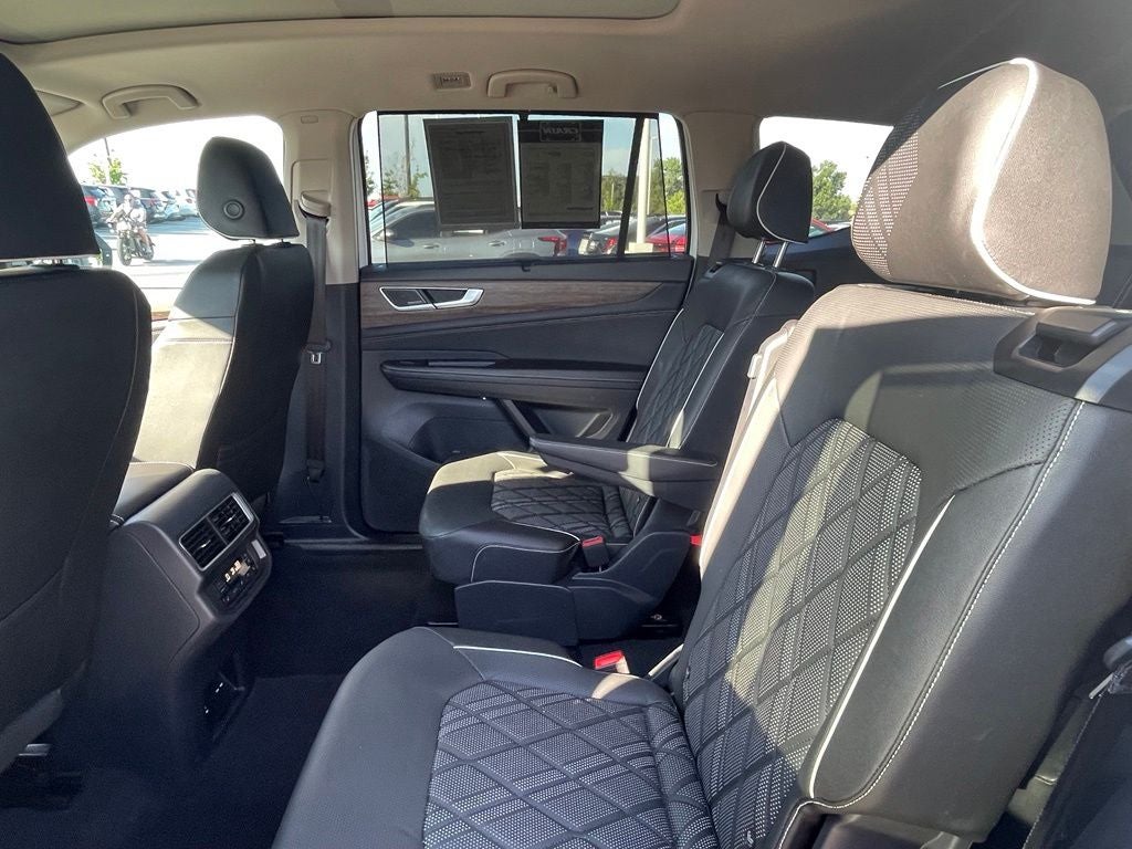 2025 Volkswagen Atlas 2.0T SEL Premium R-Line - PANORAMIC MOONROOF / VIENNA LEATHER SEATING