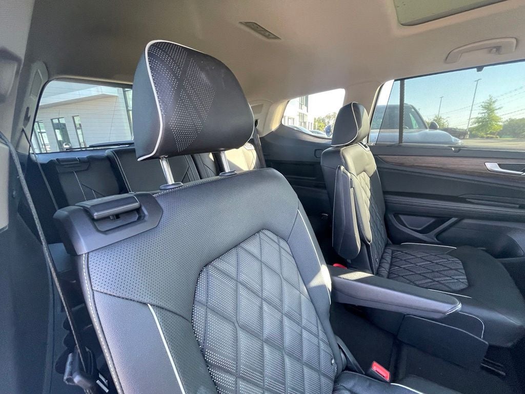 2025 Volkswagen Atlas 2.0T SEL Premium R-Line - PANORAMIC MOONROOF / VIENNA LEATHER SEATING