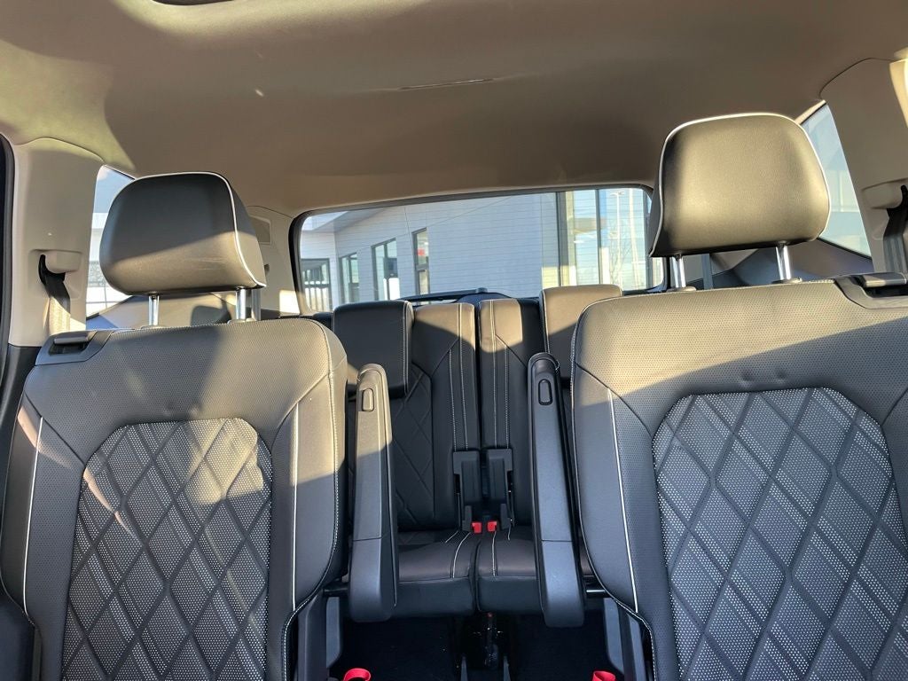 2024 Volkswagen Atlas 2.0T SEL Premium R-Line - MEMORY SEATS