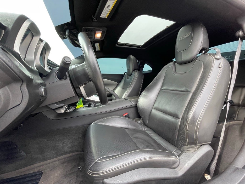 2011 Chevrolet Camaro SS 2SS - LOW MILEAGE / SUNROOF