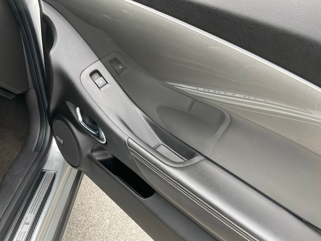 2011 Chevrolet Camaro SS 2SS - LOW MILEAGE / SUNROOF