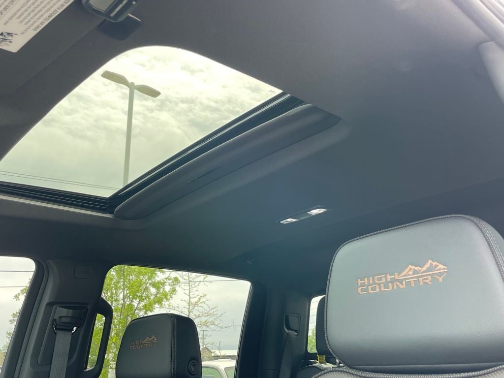 2025 Chevrolet Silverado 2500HD High Country - HEAD UP DISPLAY / POWER SUNROOF