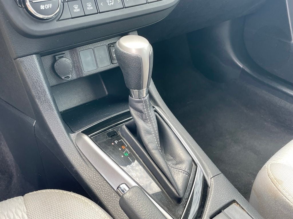 2016 Toyota Corolla LE - 38 MPG / KEYLESS ENTRY