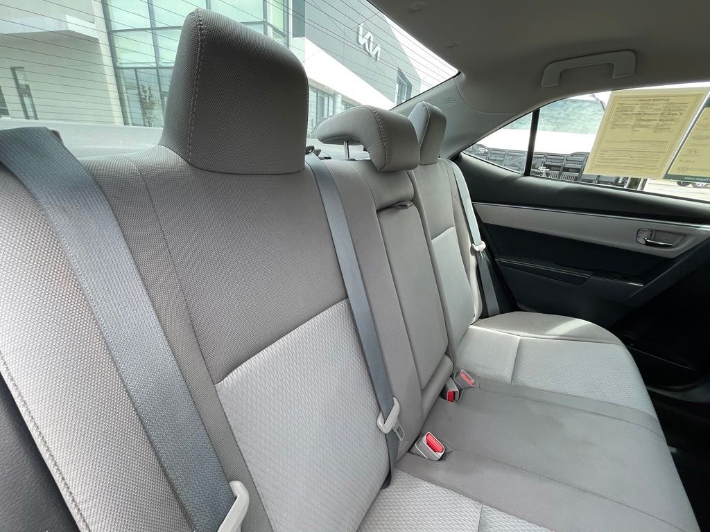 2016 Toyota Corolla LE - 38 MPG / KEYLESS ENTRY