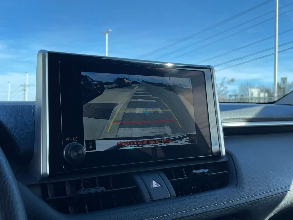 2024 Toyota RAV4 XLE - WIRELESS CARPLAY / BLIND SPOT MONITOR