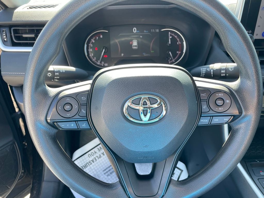2024 Toyota RAV4 XLE - BLIND SPOT MONITOR / 7 INCH DISPLAY