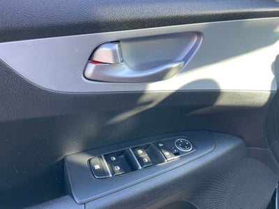2024 Kia Forte LXS - KIA CERTIFIED / 8 INCH TOUCHSCREEN