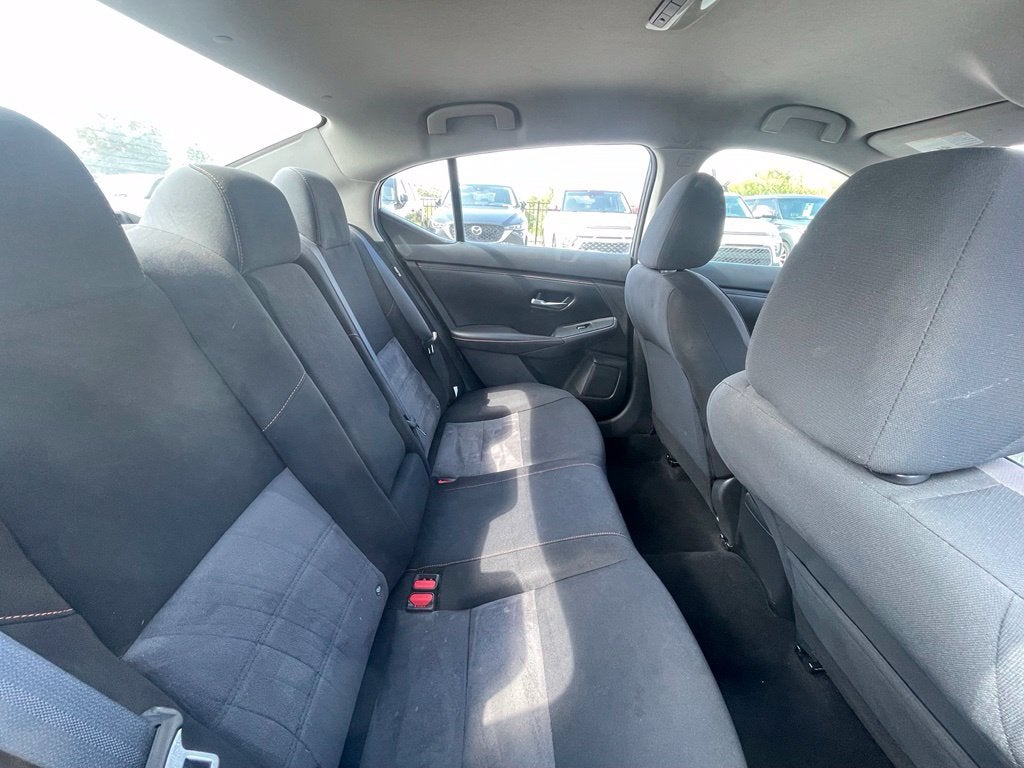 2022 Nissan Sentra SR - 37 MPG / BLIND SPOT WARNING