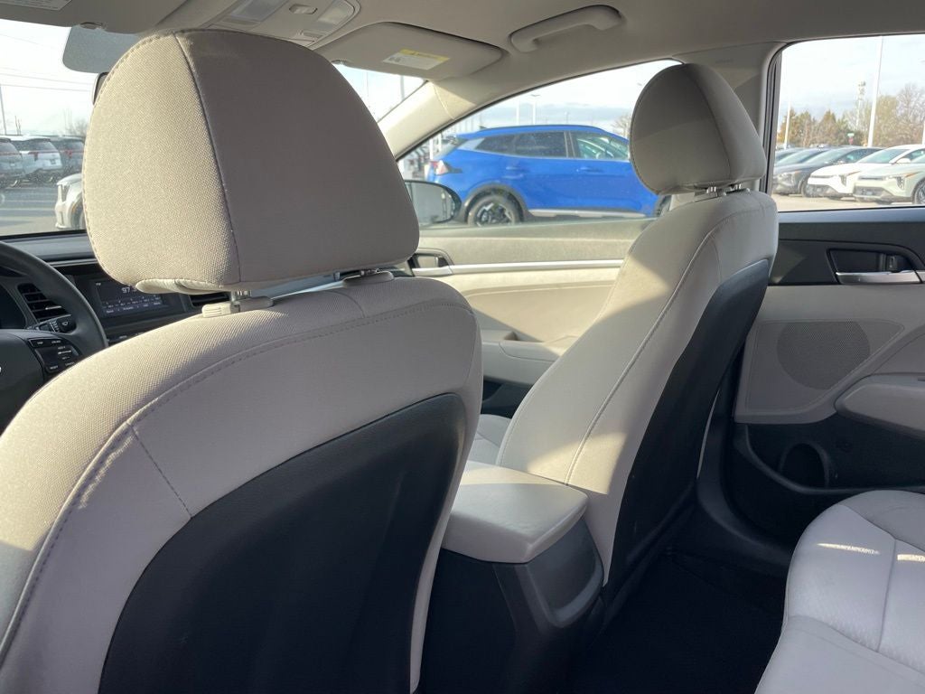 2019 Hyundai Elantra SE - KEYLESS ENTRY / BLIND SPOT MIRROR