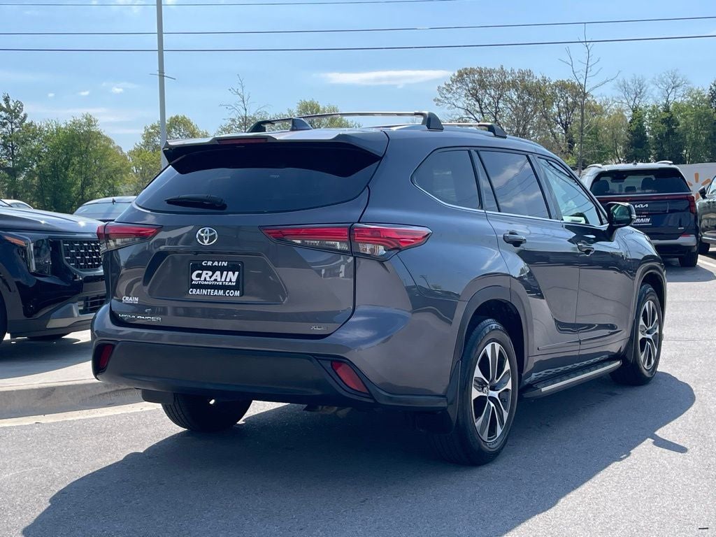 2021 Toyota Highlander XLE - MOONROOF / LEATHER