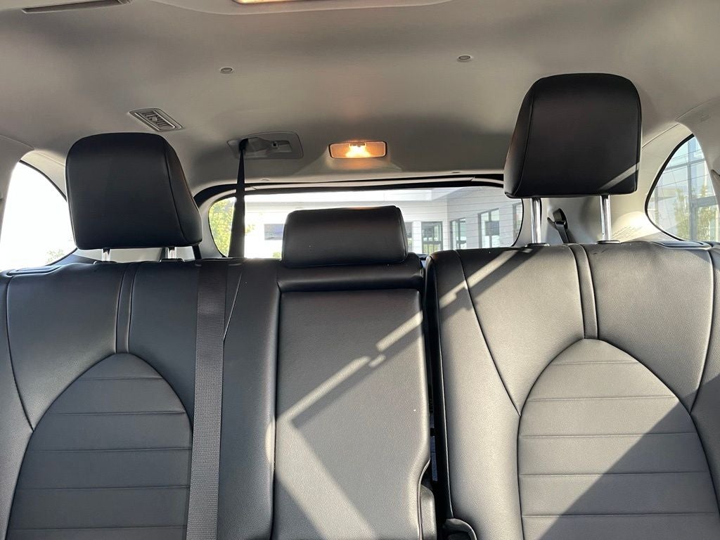 2022 Toyota Highlander XLE - POWER MOONROOF / APPLE CARPLY