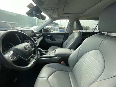 2022 Toyota Highlander XLE - POWER MOONROOF / APPLE CARPLAY