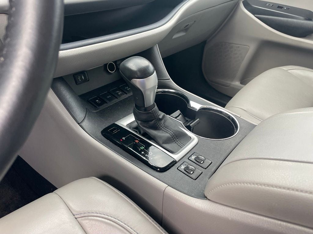 2015 Toyota Highlander XLE V6 - POWER MOONROOF / NAVIGATION
