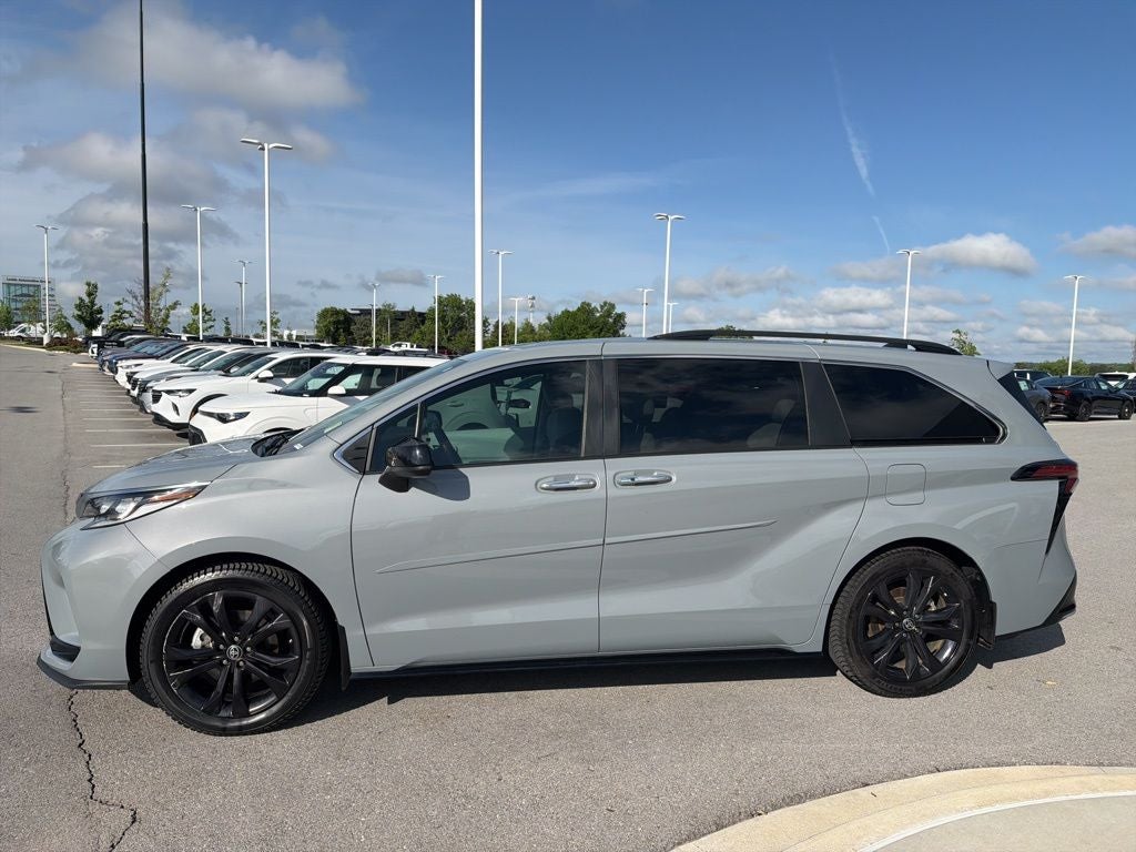 2023 Toyota Sienna XSE - MOONROOF / HANDS FREE SLIDING DOORS