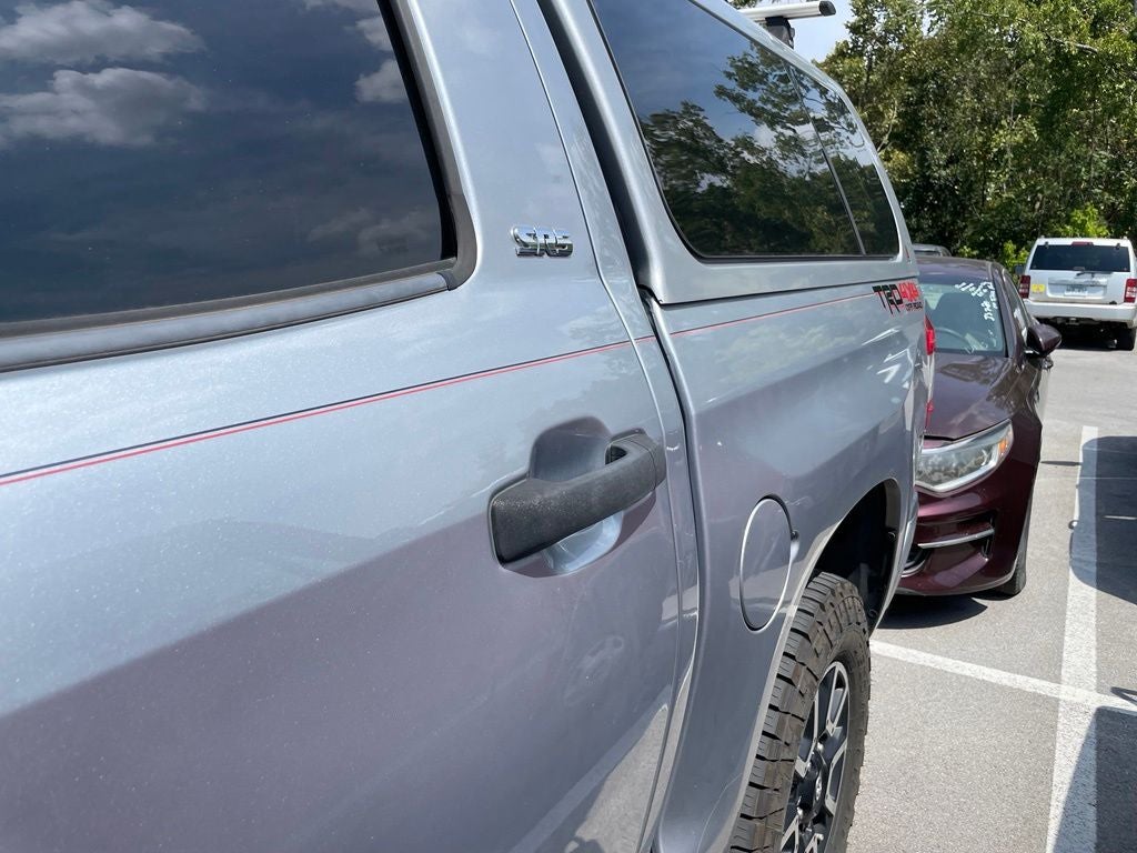 2017 Toyota Tundra SR5 - UPGRADED INTERIOR / REAR POWER WINDOW