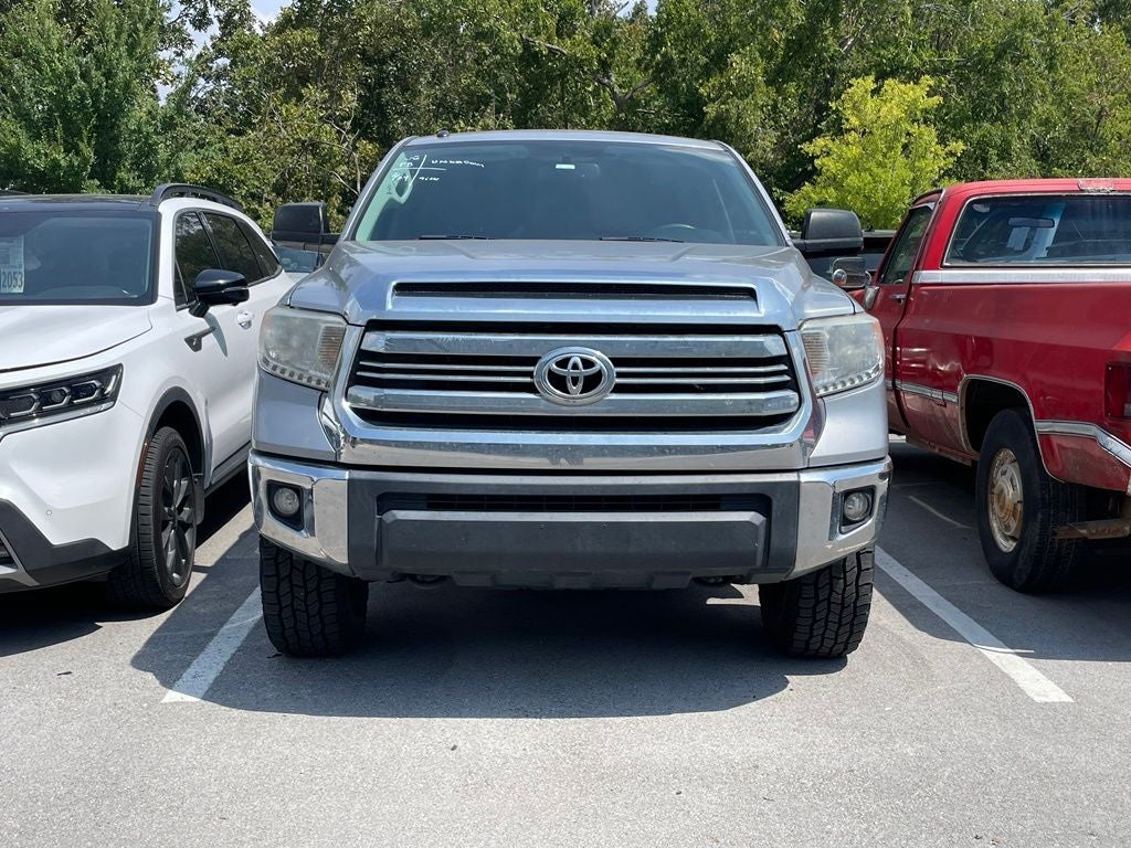2017 Toyota Tundra SR5 - UPGRADED INTERIOR / REAR POWER WINDOW