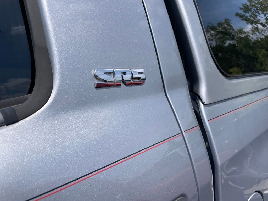 2017 Toyota Tundra SR5 - UPGRADED INTERIOR / REAR POWER WINDOW