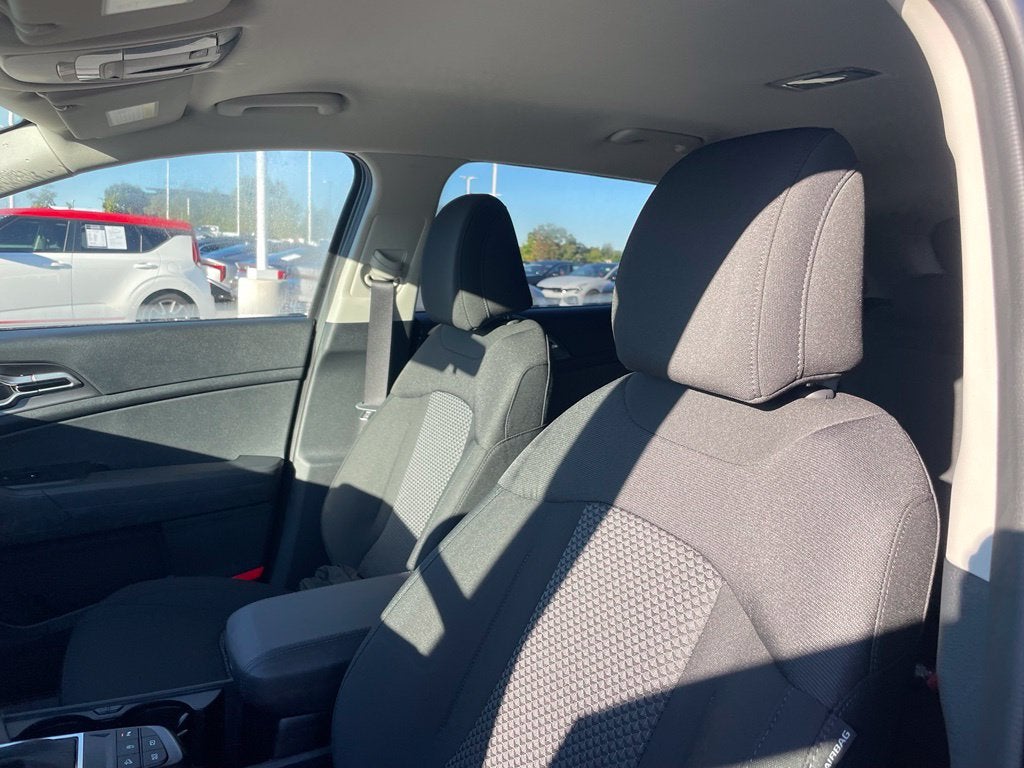 2027 Kia Sportage LX