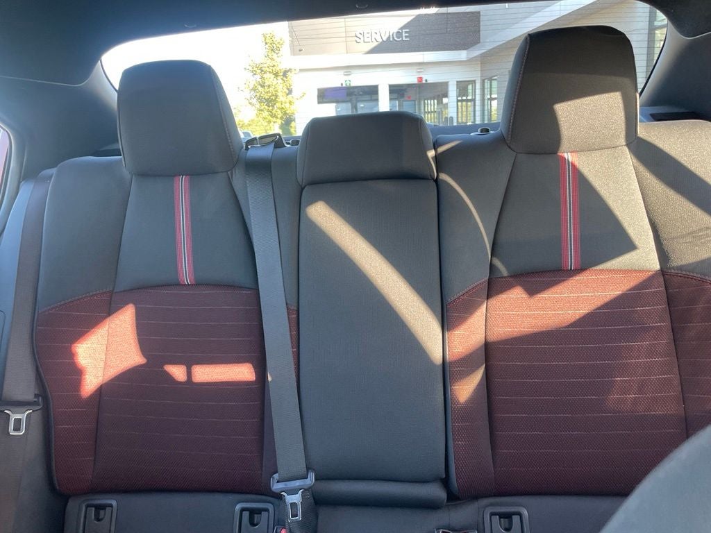 2024 Toyota Corolla SE - 40 MPG / BLACKOUT EMBLEMS
