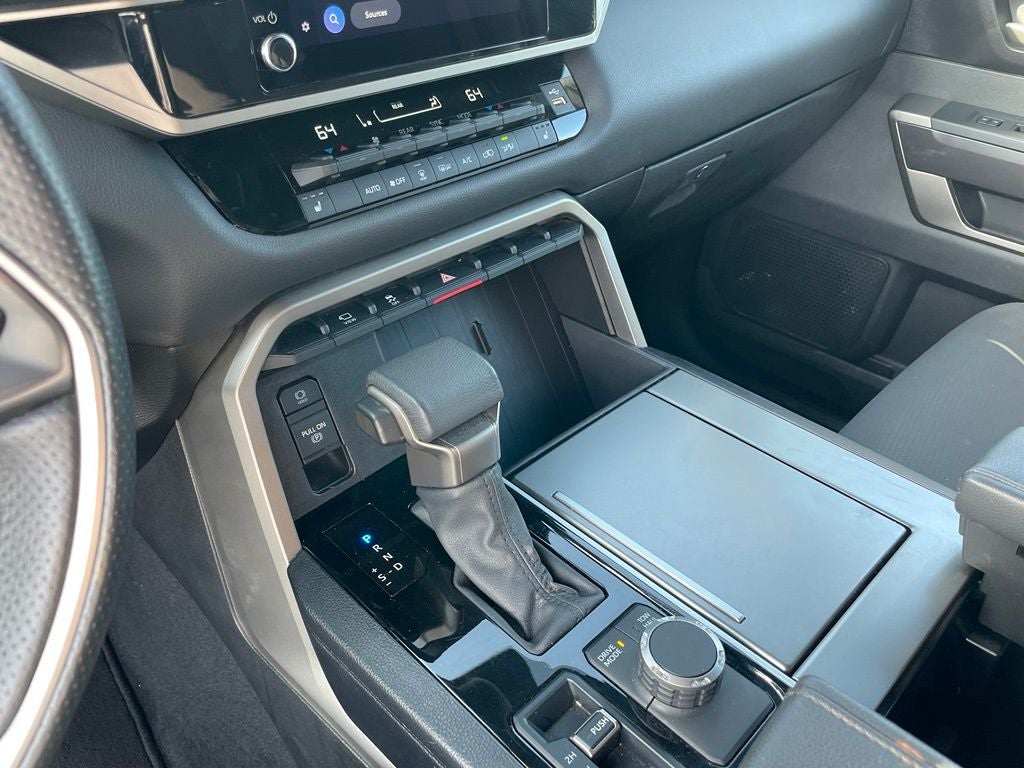 2025 Toyota Sequoia SR5 - 9520 LB TOWING CAPACITY / WIRELESS CARPLAY