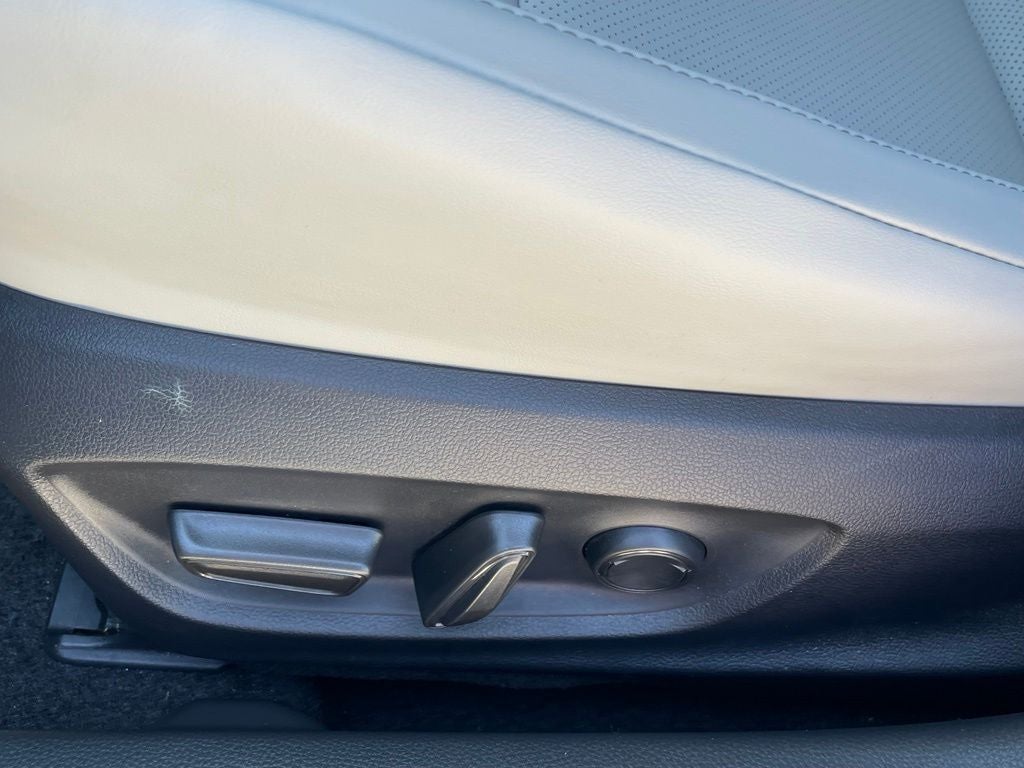 2024 Toyota Prius XLE - 52 MPG / RAIN SENSING WIPERS