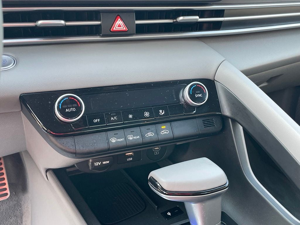 2025 Hyundai Elantra SEL Sport - 39 MPG / APPLE CARPLAY