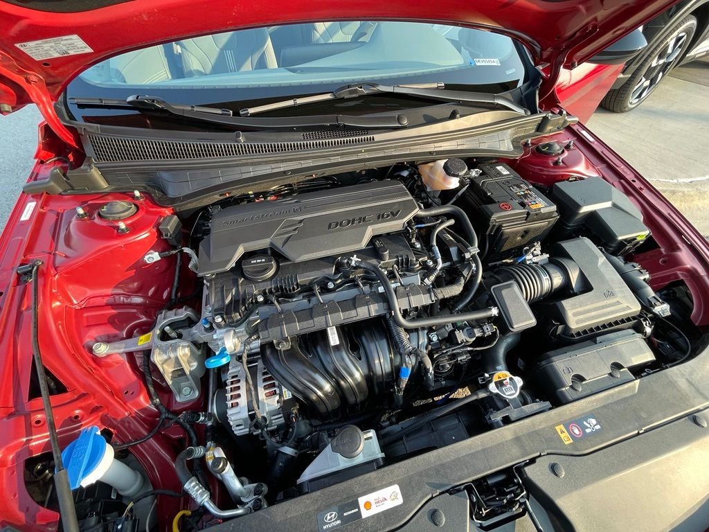 2025 Hyundai Elantra SEL Sport - 39 MPG / APPLE CARPLAY