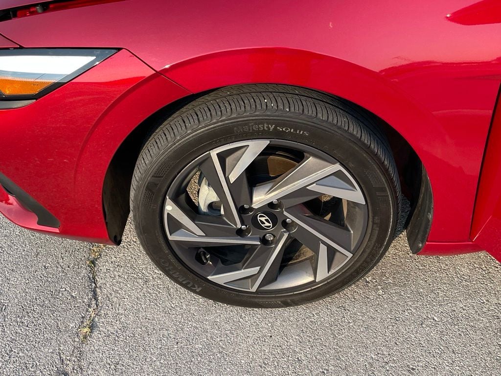 2025 Hyundai Elantra SEL Sport - 39 MPG / APPLE CARPLAY