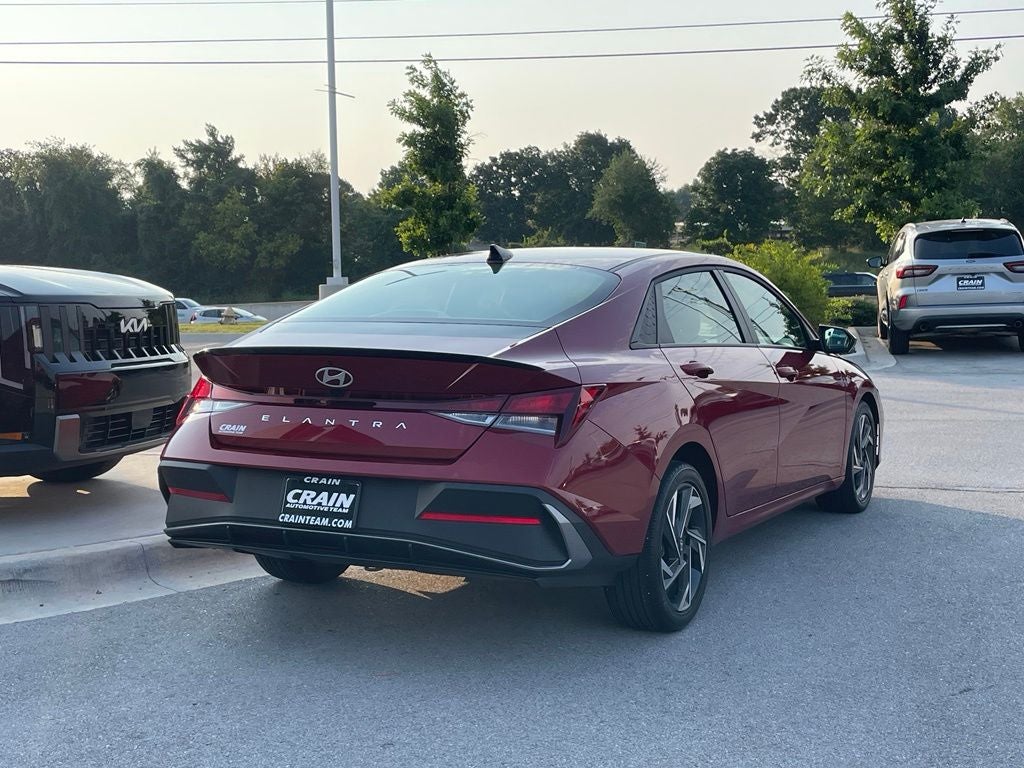 2025 Hyundai Elantra SEL Sport - 39 MPG / APPLE CARPLAY