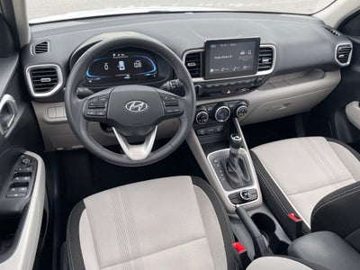 2025 Hyundai Venue SEL - POWER MOONROOF / APPLE CARPLAY