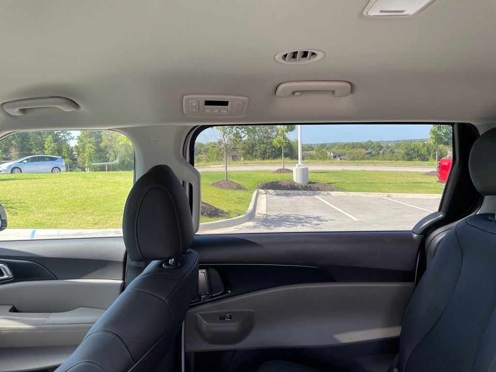 2027 Kia Carnival LXS