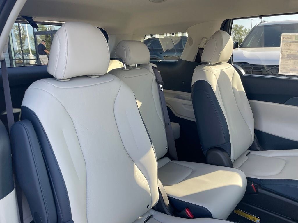2026 Kia Carnival EX