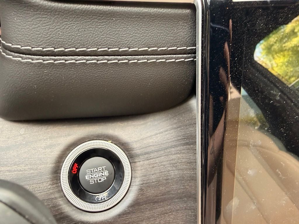 2023 Jeep Grand Cherokee L Limited CARFAX 1-OWNER