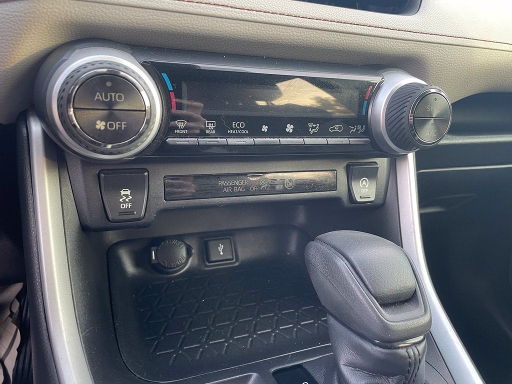 2020 Toyota RAV4 XLE Clean CarFax