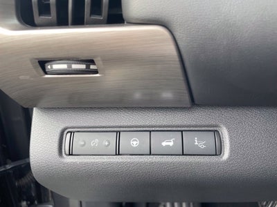 2025 Nissan Pathfinder Platinum Pano Roof, Leather, One Owner, Third Row