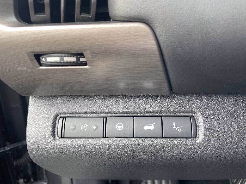 2025 Nissan Pathfinder Platinum Pano Roof, Leather, One Owner, Third Row